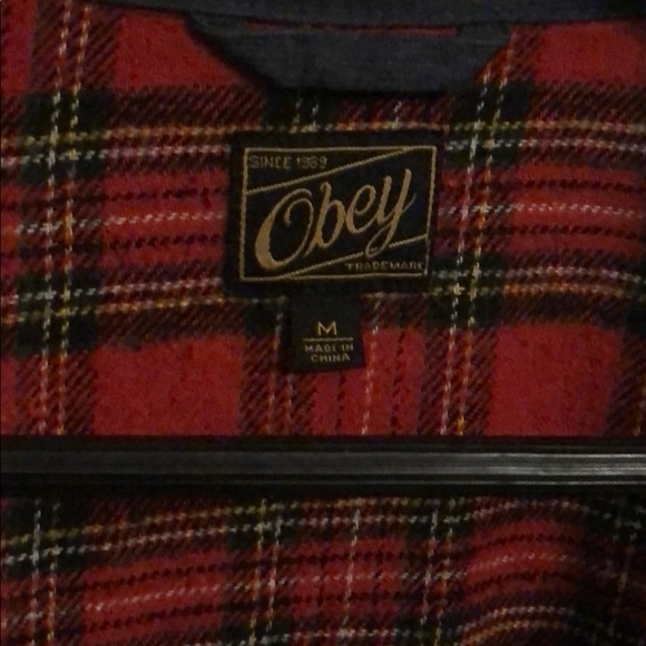 Obey light throw on jacket/shirt - Picture 3 of 4